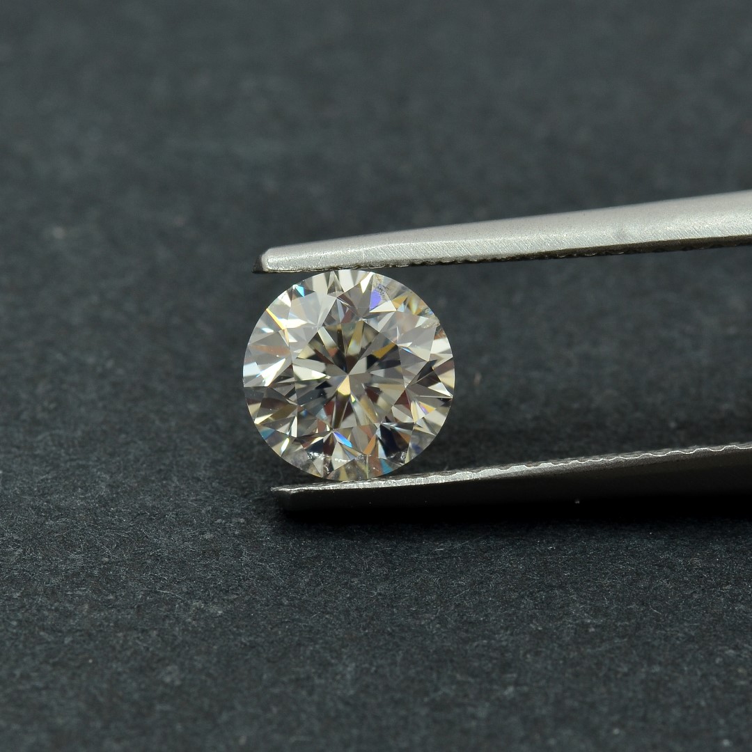 Colorless Diamond, Round, F, 1.04 Carat